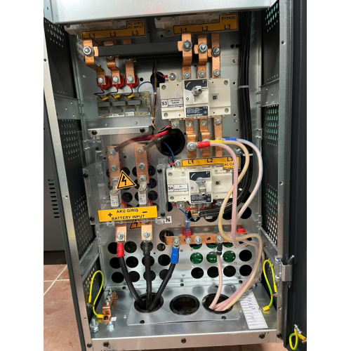Lắp đặt UPS 160kVA cho khách hàng tin tưởng dùng sản phẩm Cty